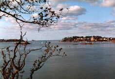 Venant du barrage : en direction de St-Servan