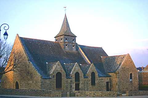 la vieille église de Saint-Lunaire